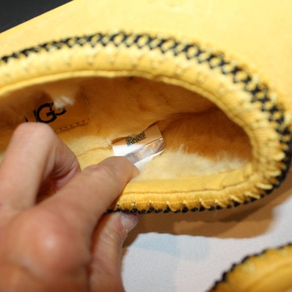 NIB UGG MEN'S TASMAN SUEDE SHEARLING SLIP ON SLIPPERS YELLOW - Picture 7 of 7